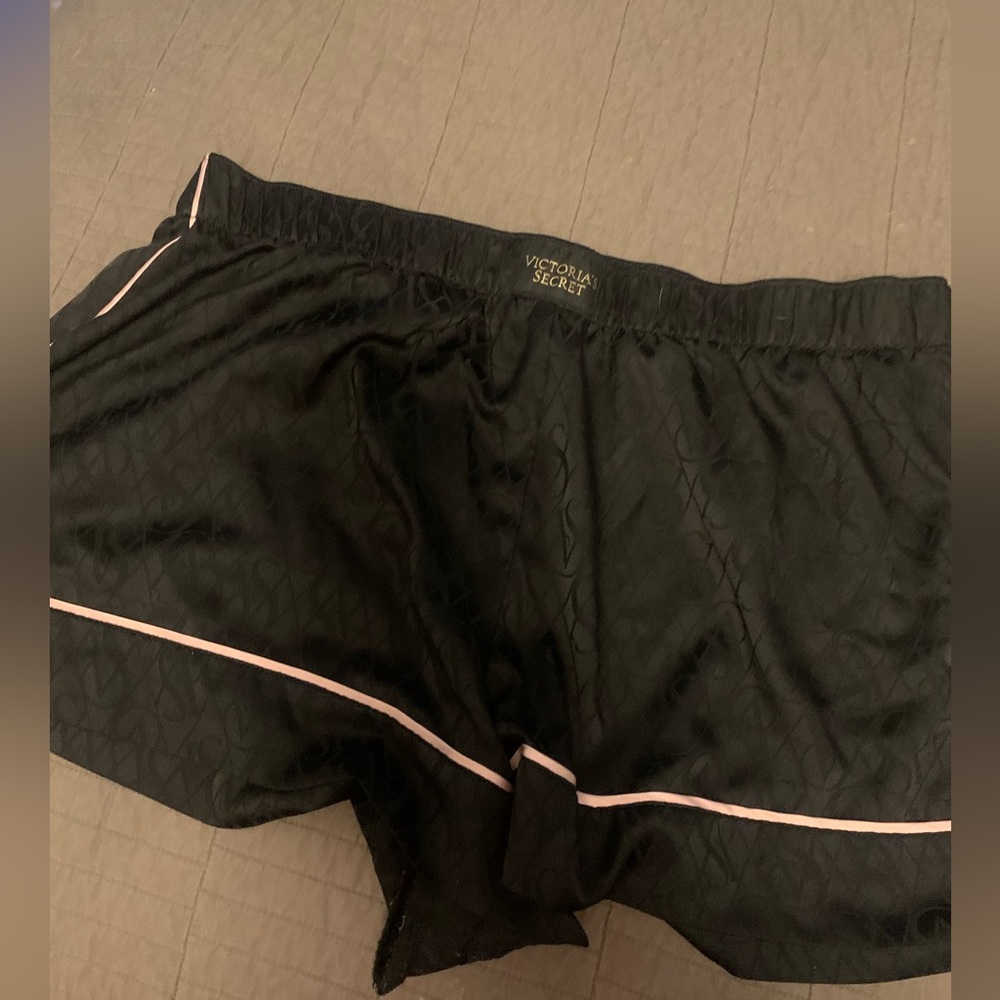 Victoria’s Secret sleep shorts XL 💗